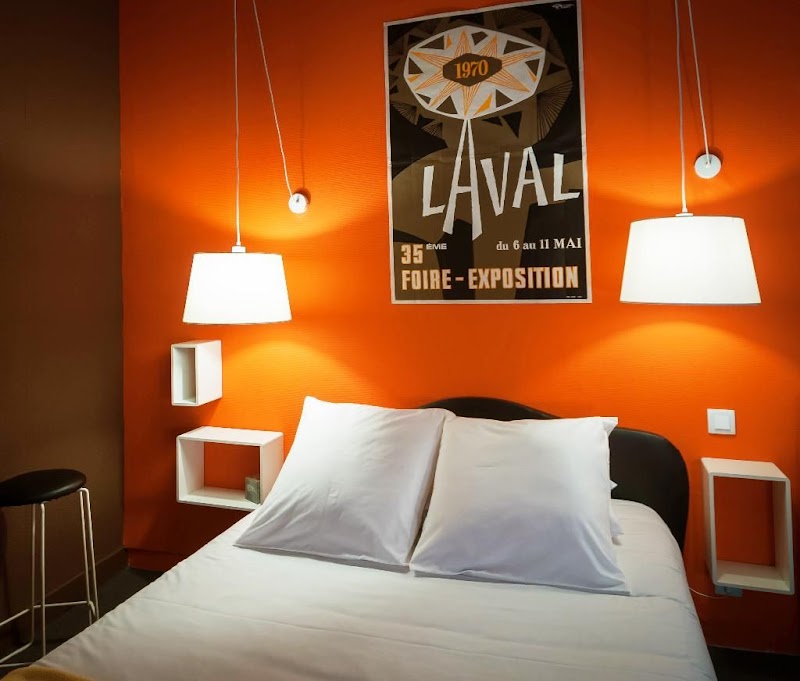 Hotel Auberge des Remparts in Laval, France