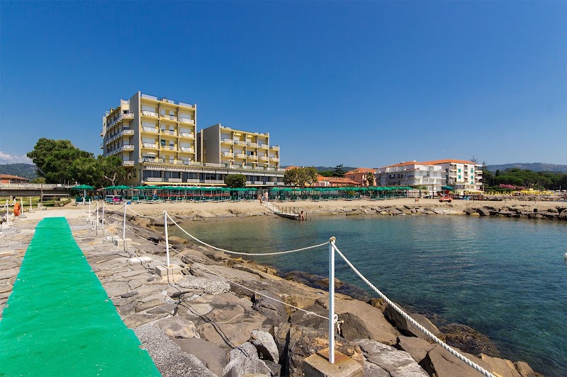 Hotel Bellevue et Mediterranée in Frejus, France