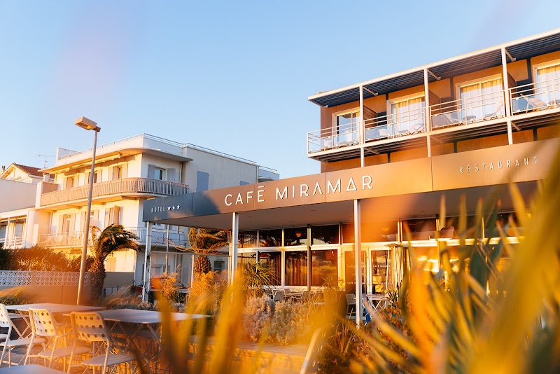 Hotel Café Miramar in Le Grau-du-Roi, France