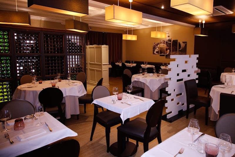 Hotel De France in Vire, France