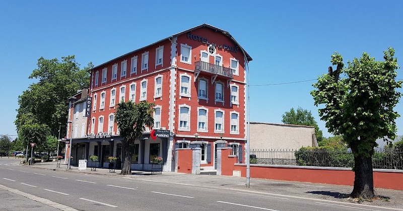 Hotel De La Paix in Oloron-Sainte-Marie, France