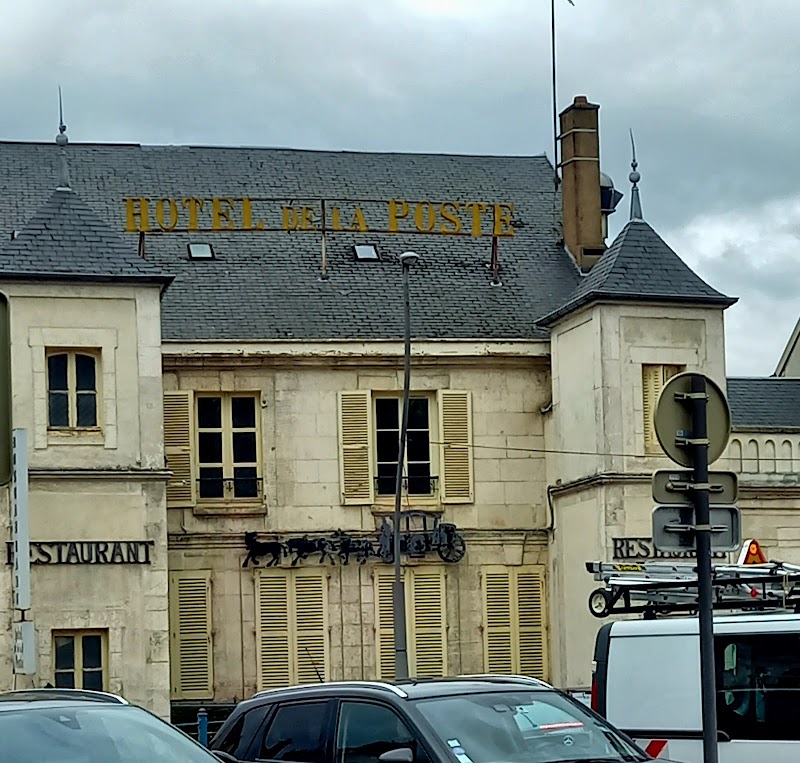 Hotel De La Poste in Auxerre, France