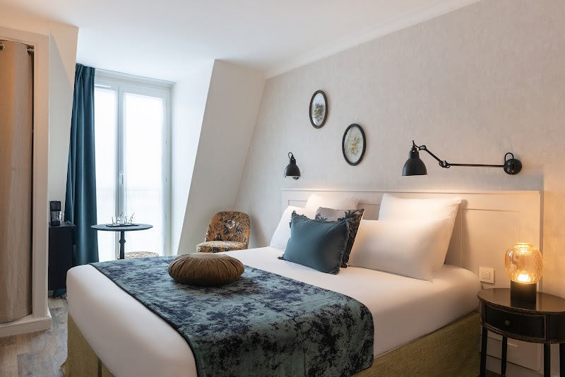Hotel De Touraine in Saint-Nazaire, France