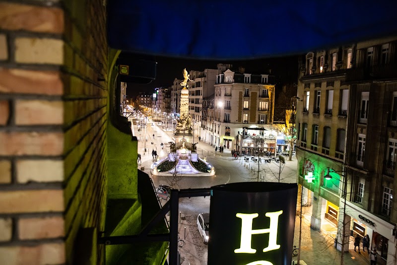 Hotel Des Arcades in Reims, France
