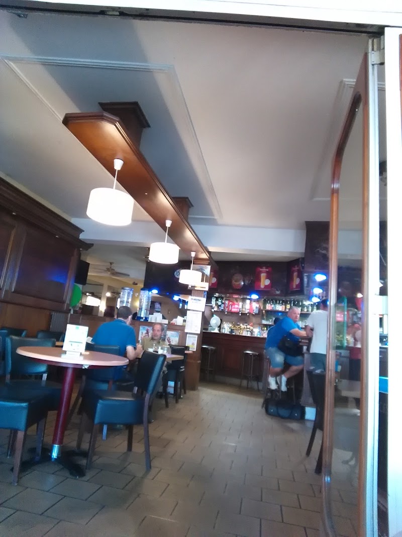 Hotel Des Sports in Bagnols-sur-Ceze, France