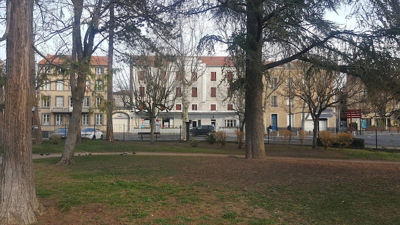 Hotel Du Square in Riom, France