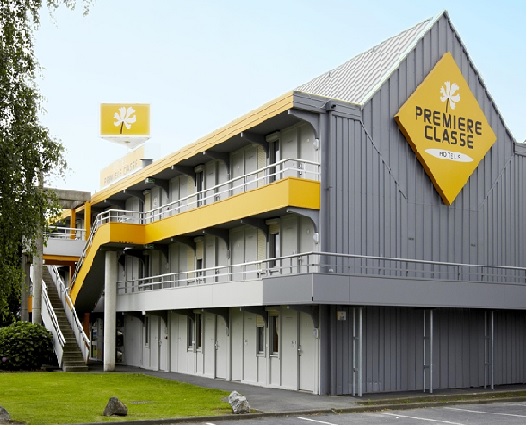 Hotel Grand Est in Decines-Charpieu, France