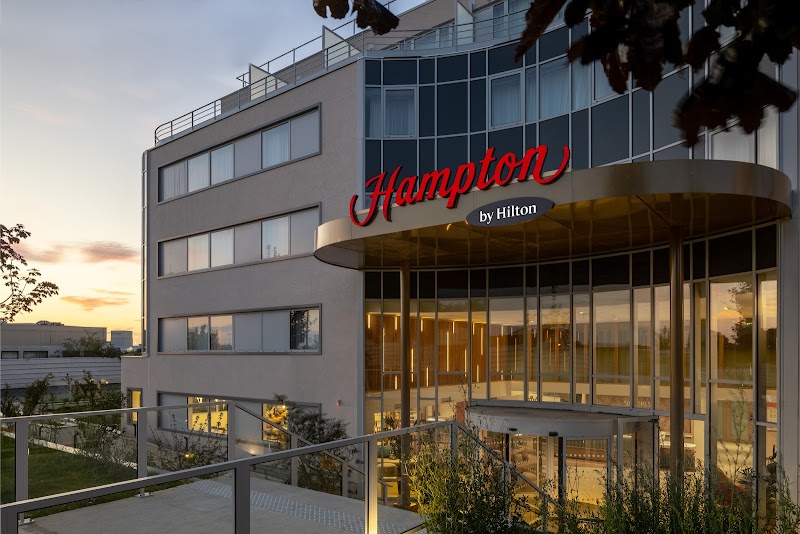 Hotel Hampton by Hilton Paris Boulogne in Boulogne-Billancourt, France