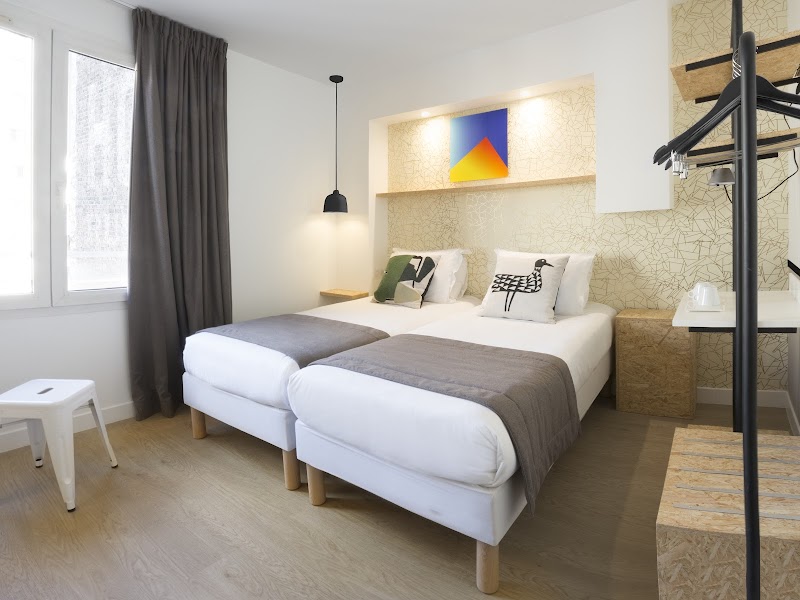 Hôtel Izzy by HappyCulture in Issy-les-Moulineaux, France