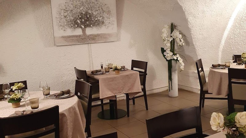Hotel L'Amandier in Frejus, France