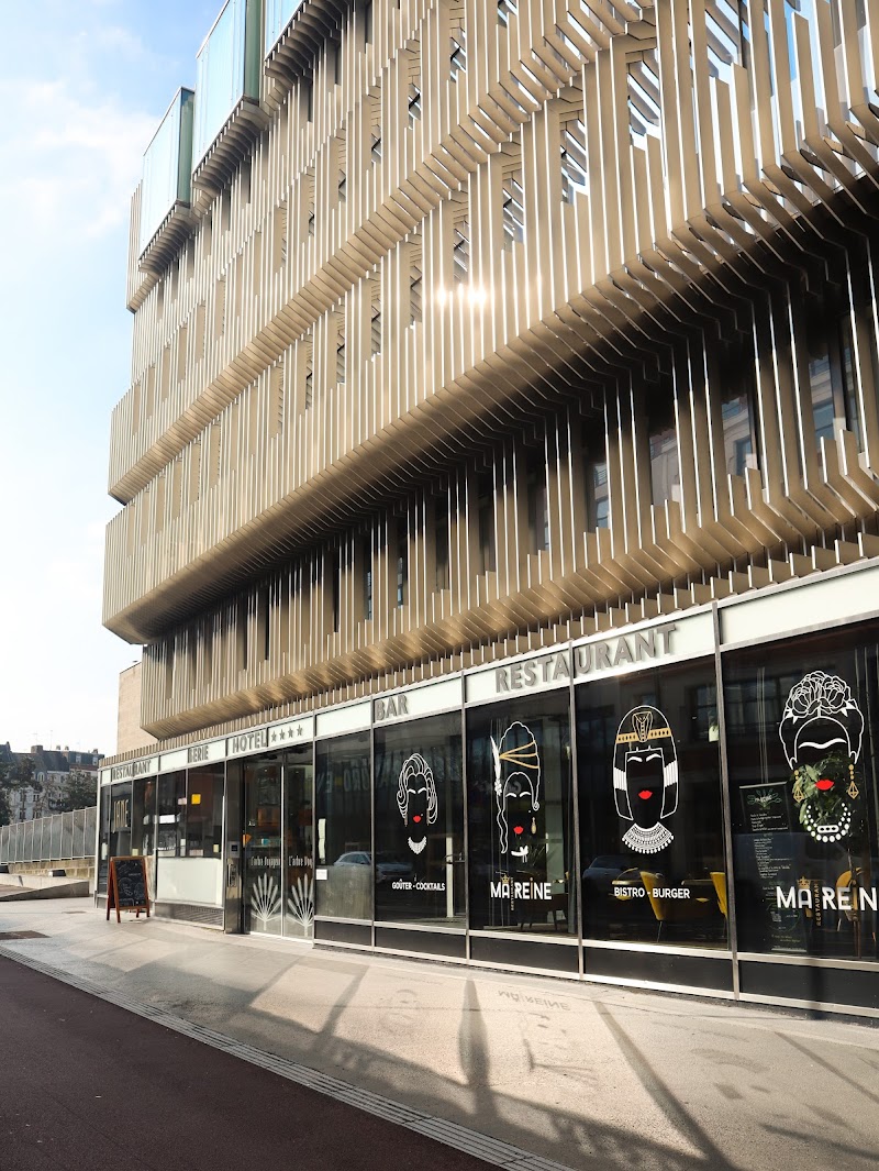 Hotel L'Arbre Voyageur in Lille, France