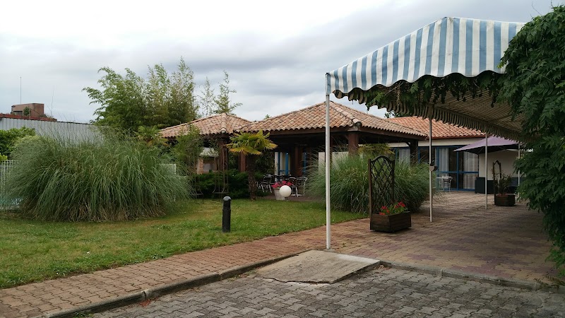 Hotel L'Etoile Bleue in Merignac, France