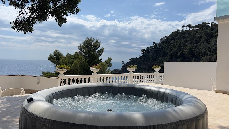 Hotel La Calanque in Fos-sur-Mer, France