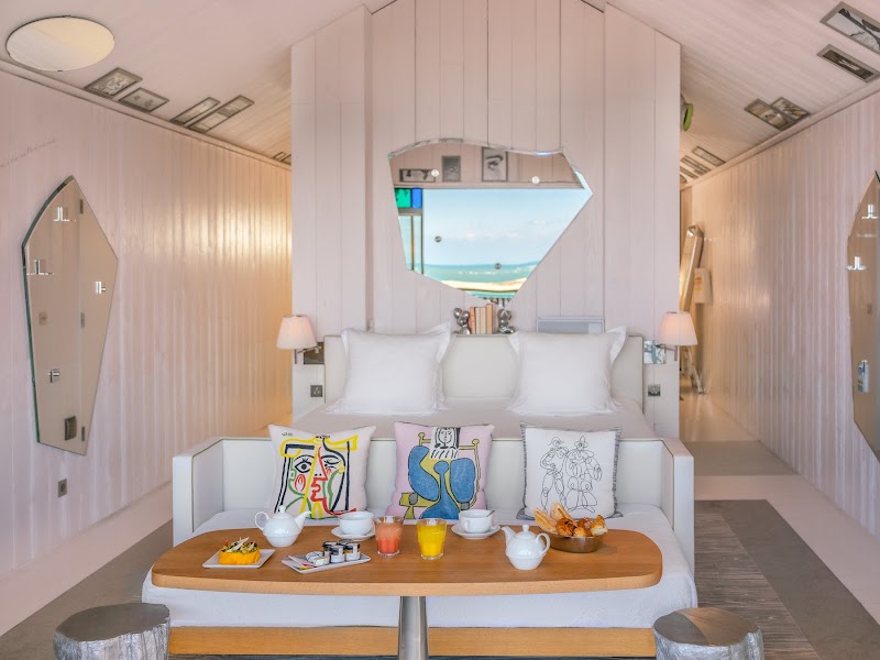 Hotel La Co(o)rniche in Arcachon, France