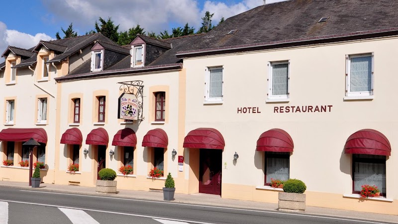 Hotel La Croix Couverte in Mayenne, France