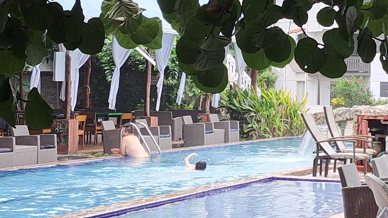 Hotel La Cueva in Puerto Limon, Costa Rica