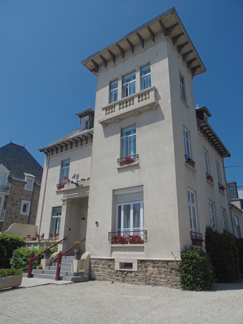 Hotel La Hoguette in Parame, France