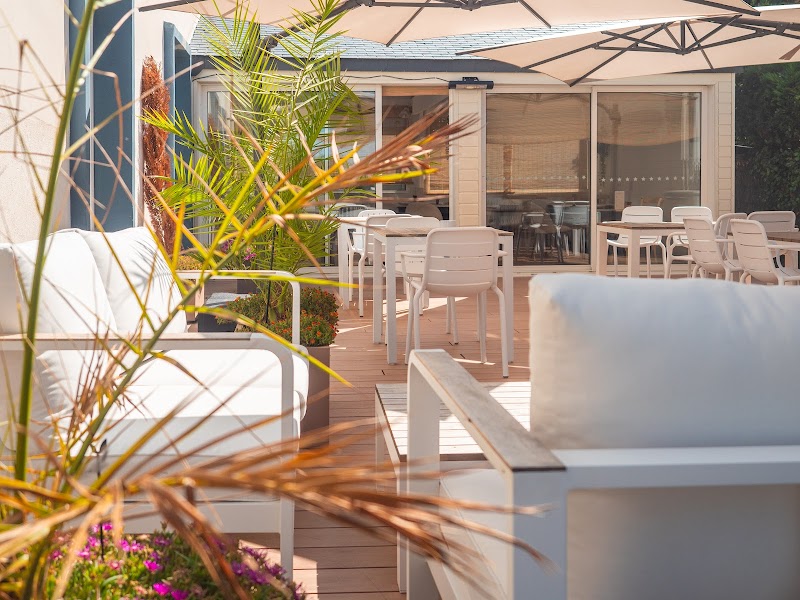 Hotel La Licorne in Auray, France