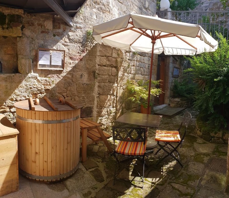 Hotel La Maison des Chanoines in Montauban, France