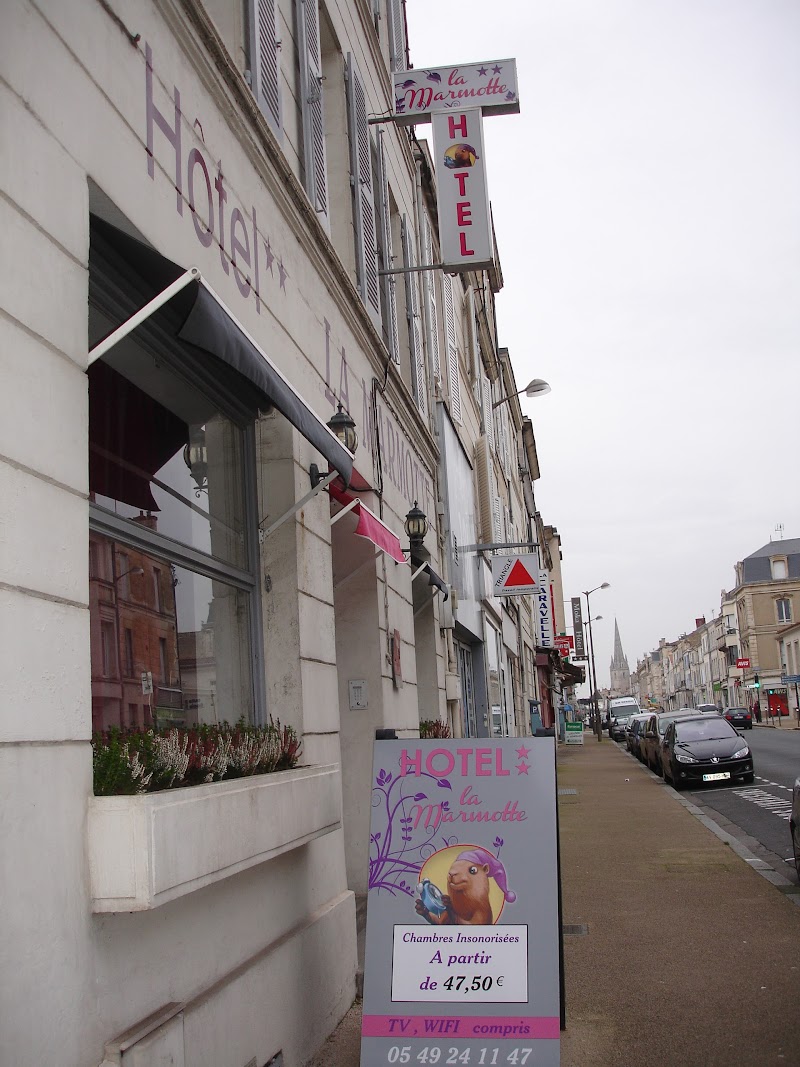 Hotel La Marmotte in Niort, France