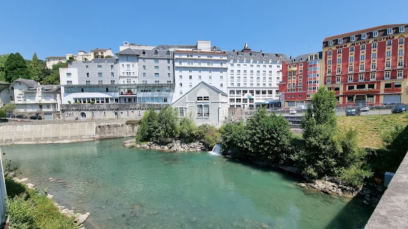 Hotel La Source in Lourdes, France