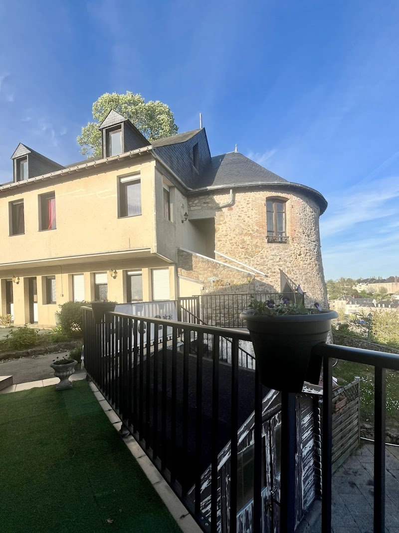 Hotel La Tour des Anglais in Mayenne, France