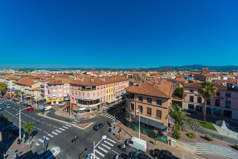 Hotel Le 21 in Saint-Raphael, France
