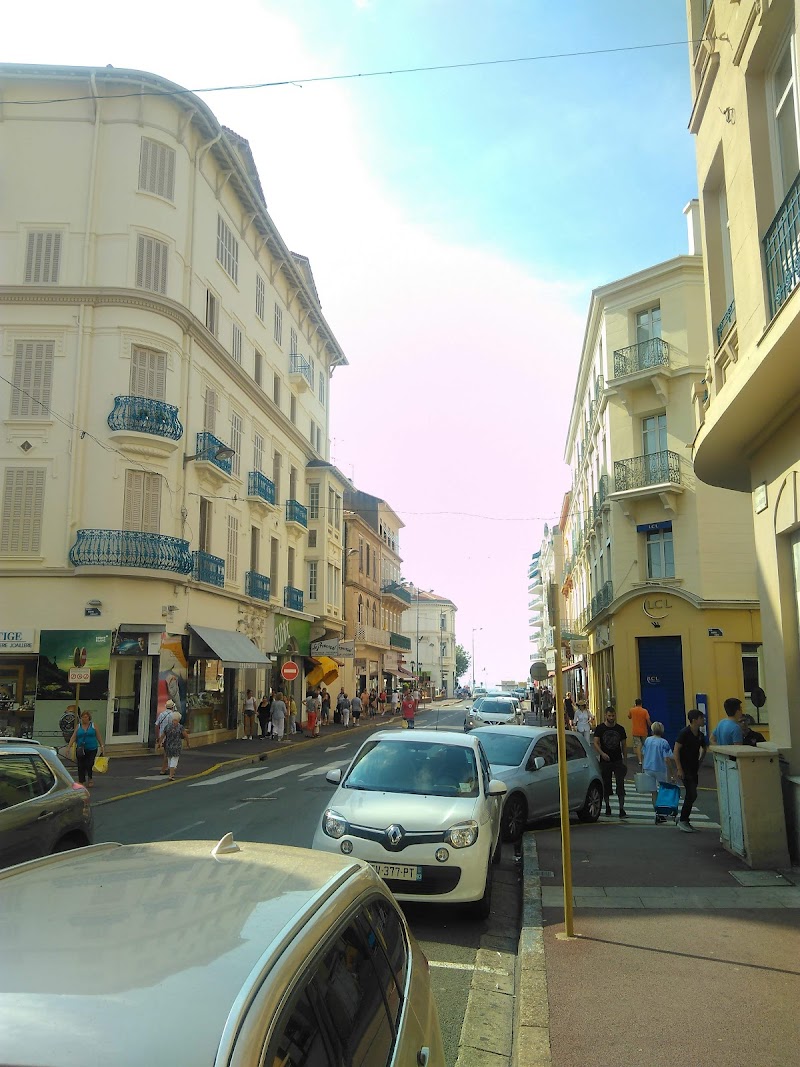 Hotel Le 22 in Saint-Raphael, France