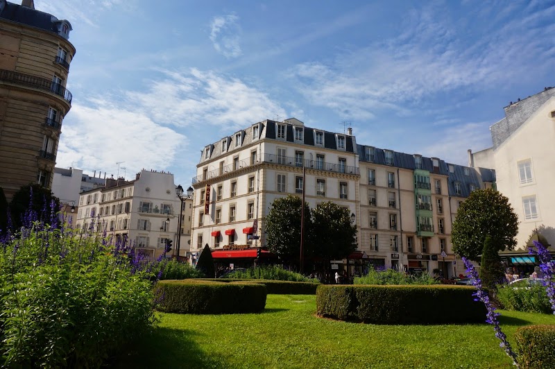 Hotel Le Bon in Neuilly-sur-Seine, France