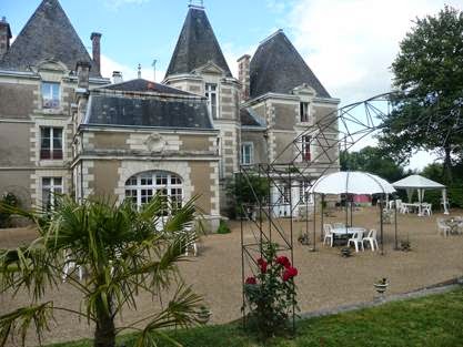 Hotel Le Chene Vert in Mayenne, France