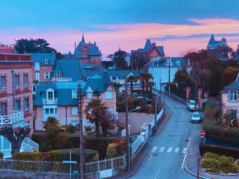 Hotel Le Crystal in Dinard, France