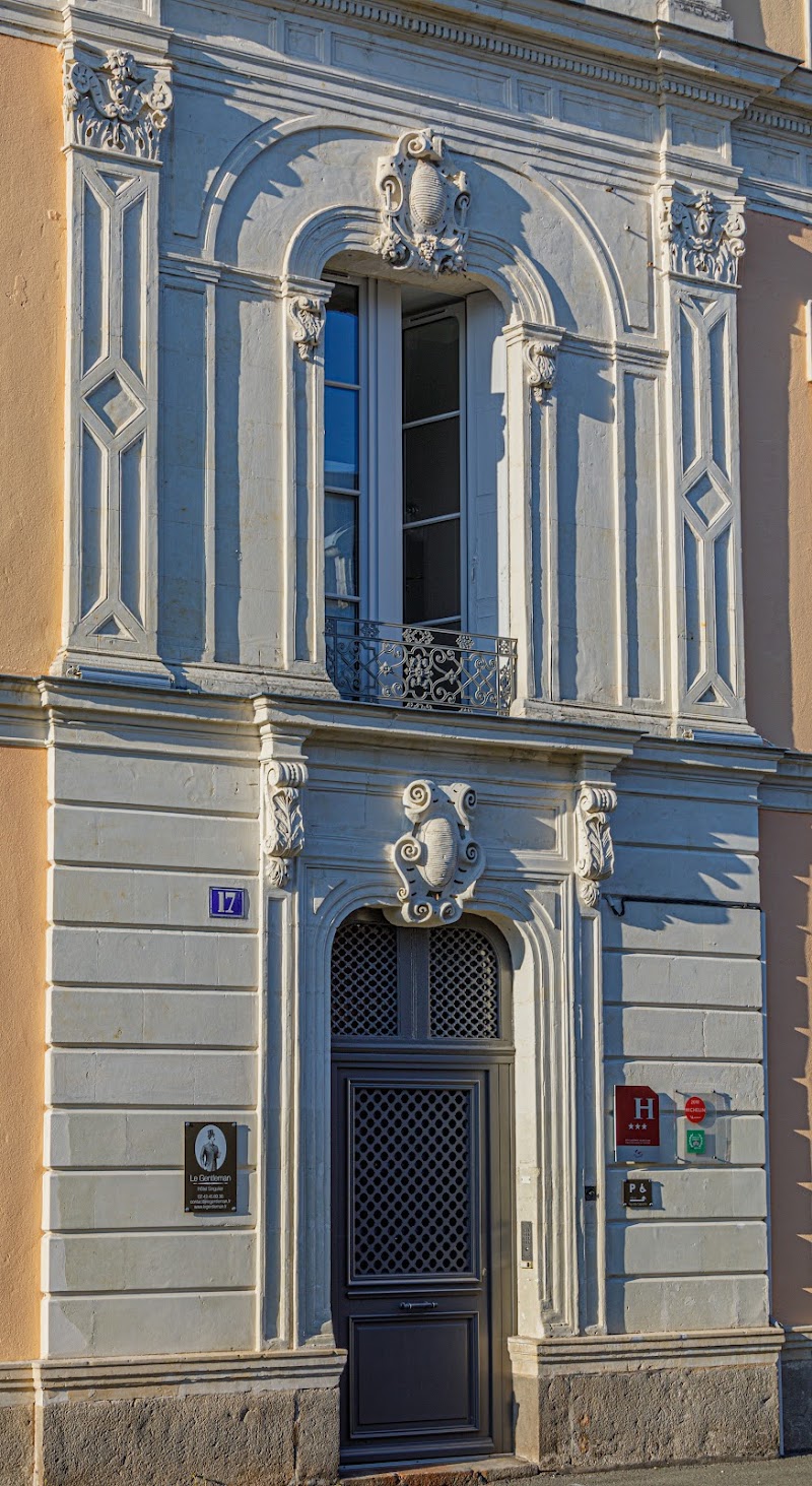 Hotel Le Gentleman in La Fleche, France