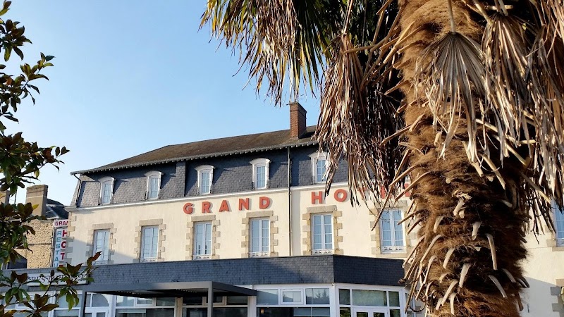 Hotel Le Grand Hôtel de Mayenne in Mayenne, France