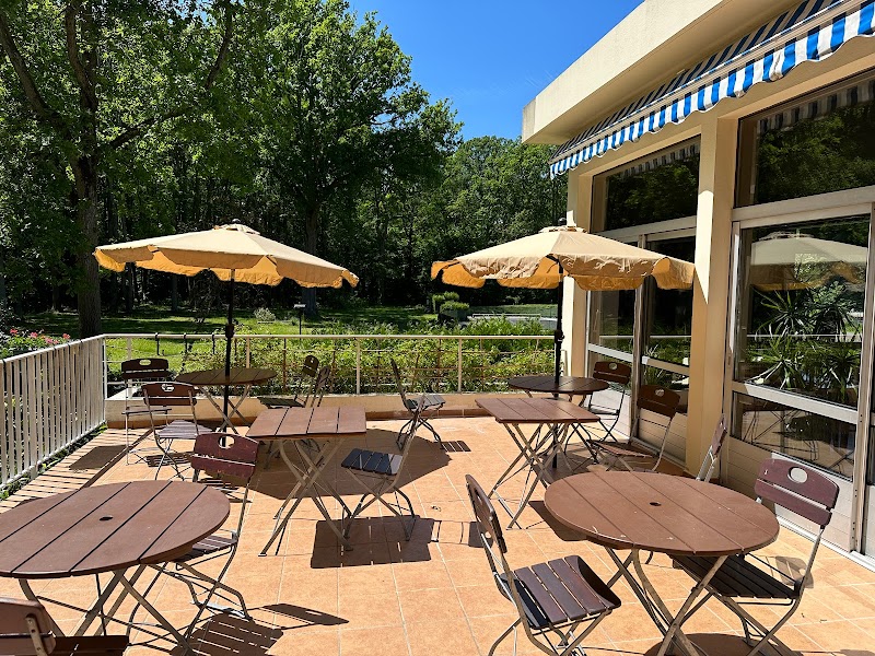 Hotel Le Grand Monarque in Fontainebleau, France