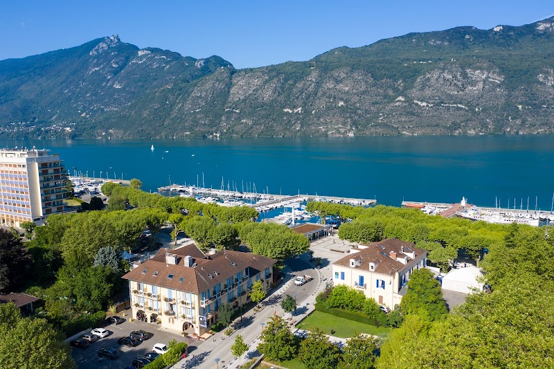 Hotel Le Grand Port in Aix-les-Bains, France
