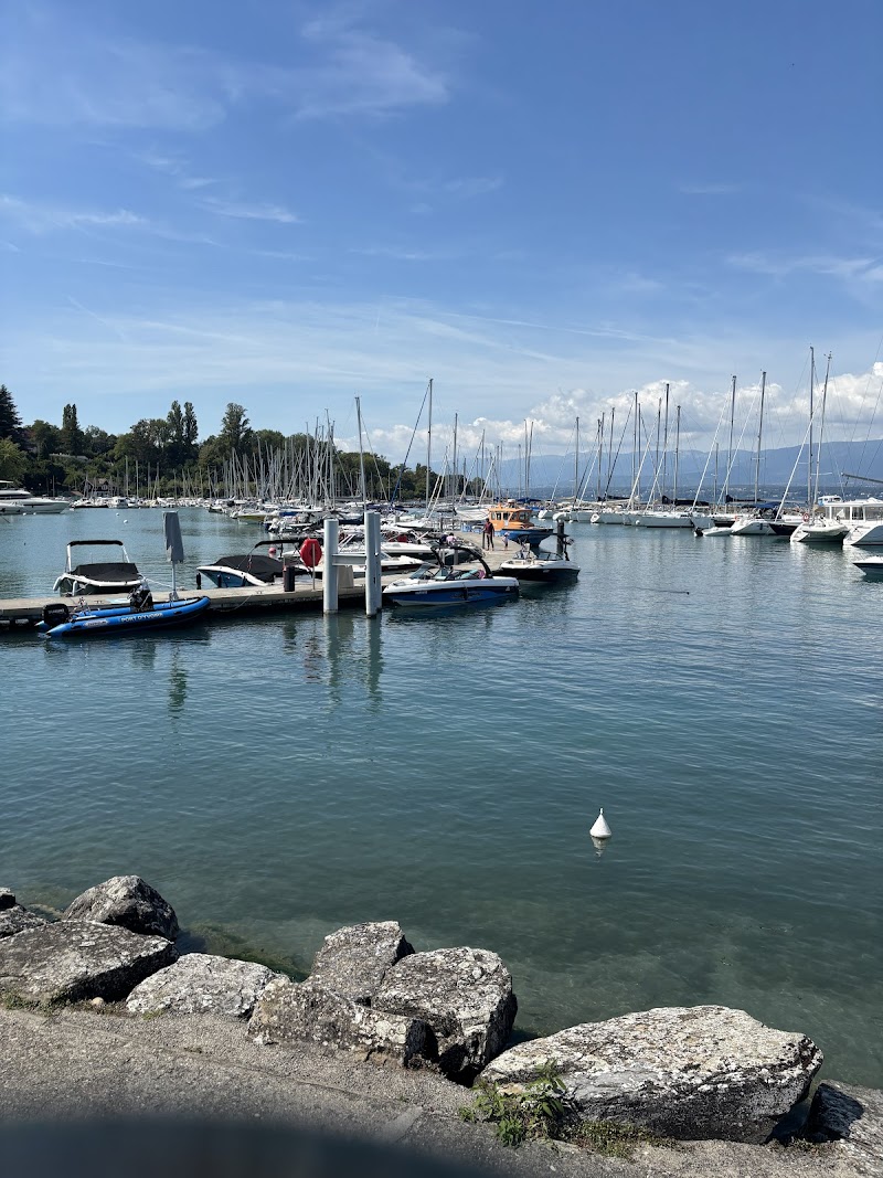 Hotel Le Jules Verne in Thonon-les-Bains, France
