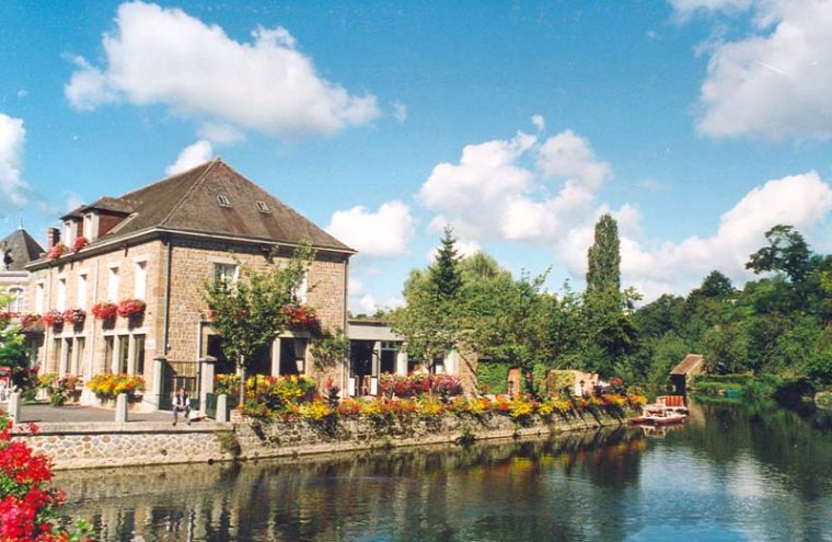 Hotel Le Lion Verd in Bayeux, France