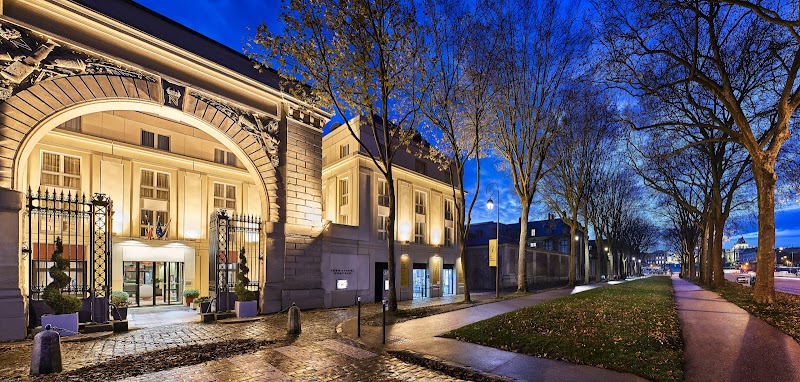Hotel Le Louis Versailles Château in Versailles, France