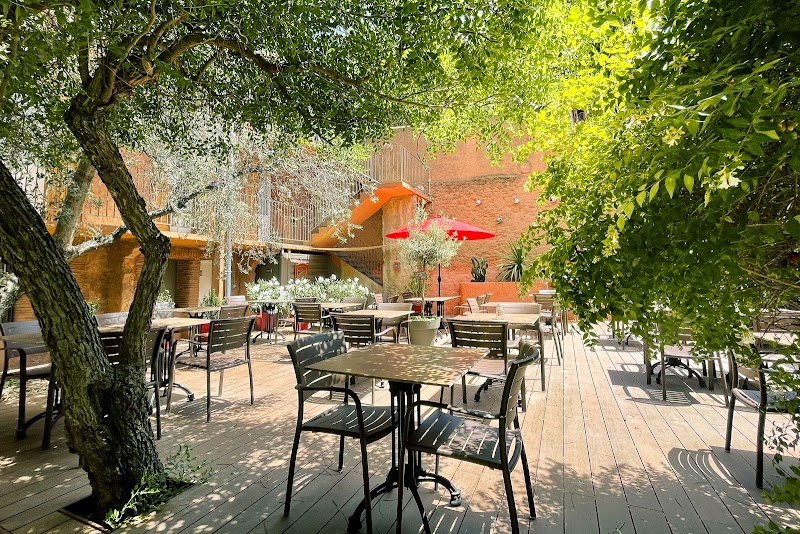 Hotel Le Magnan in Avignon, France