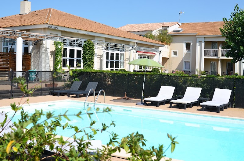 Hotel Le Mas des Ponts d'Arles in Arles, France