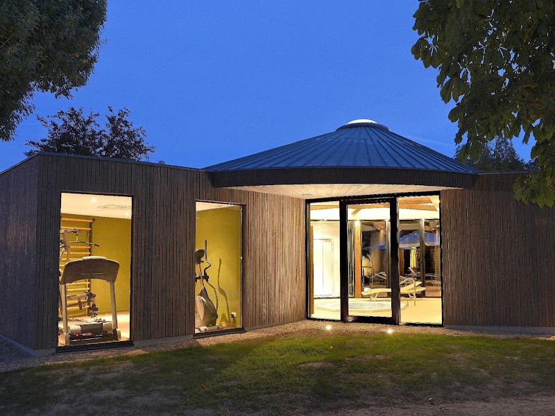 Hotel Le Parc in Chateau-Gontier, France