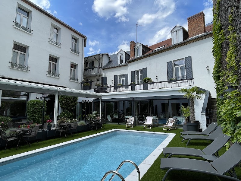 Hotel Le Pavillon d'Enghien in Vichy, France