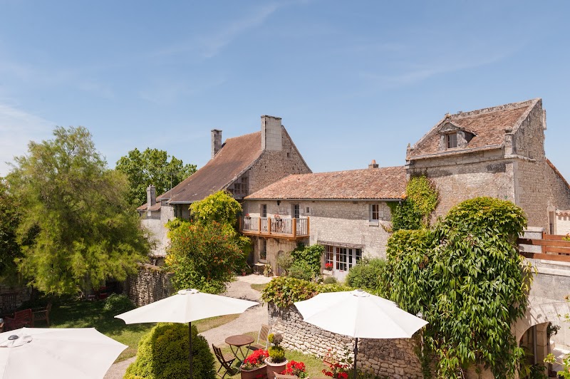 Hotel Le Pigeonnier du Perron in Poitiers, France