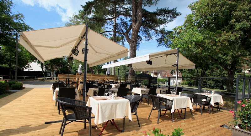 Hotel Le Régina in Calais, France