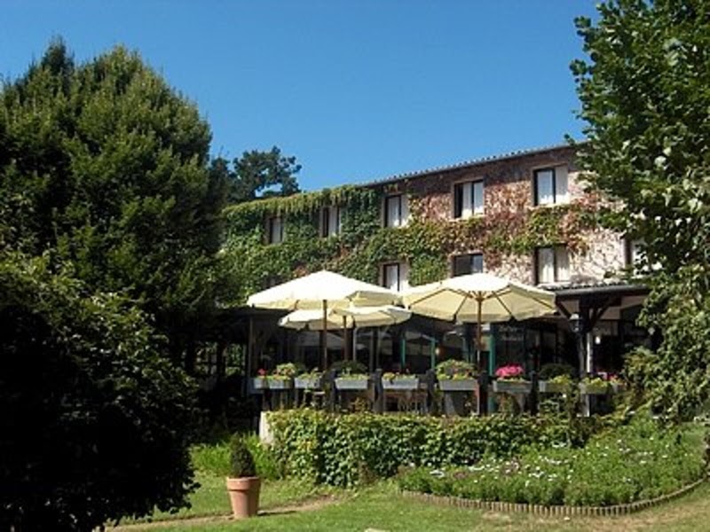 Hotel Le Relais de Comodoliac in Saint-Junien, France