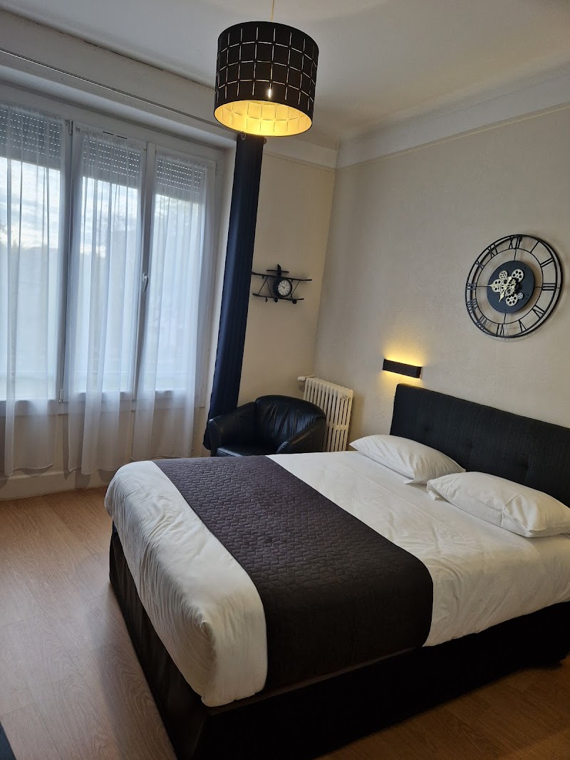 Hotel Le Splendid in Sainte-Savine, France
