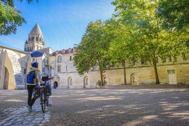Hotel Les Chambres de l'Abbaye in Saintes, France