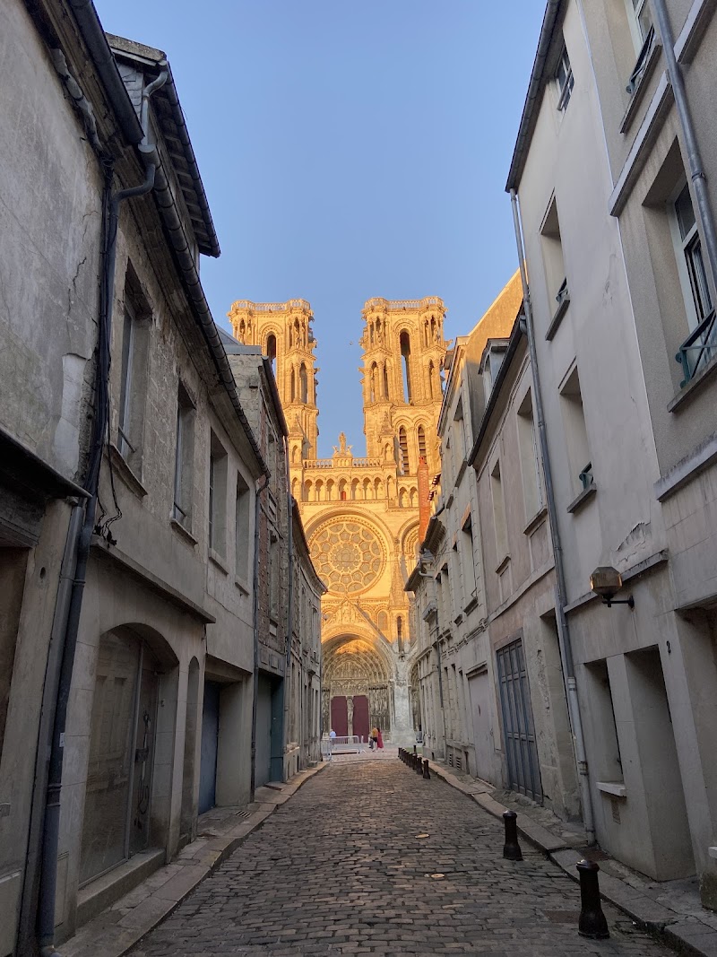 Hotel Les Chevaliers in Laon, France