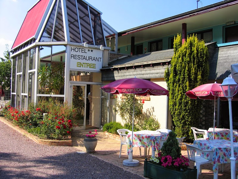 Hotel Les Deux Sapins in Evreux, France