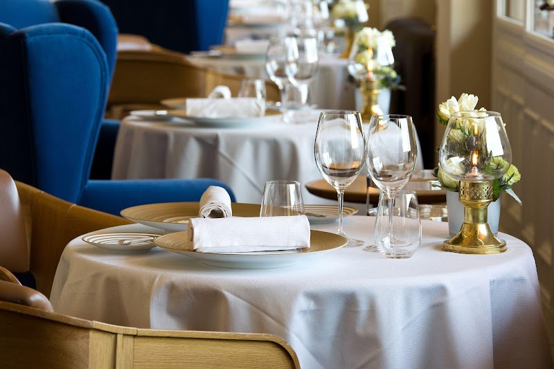 Hotel Les Fresques in Evian-les-Bains, France